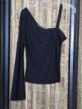 Forever 21 Black One-Shoulder Top